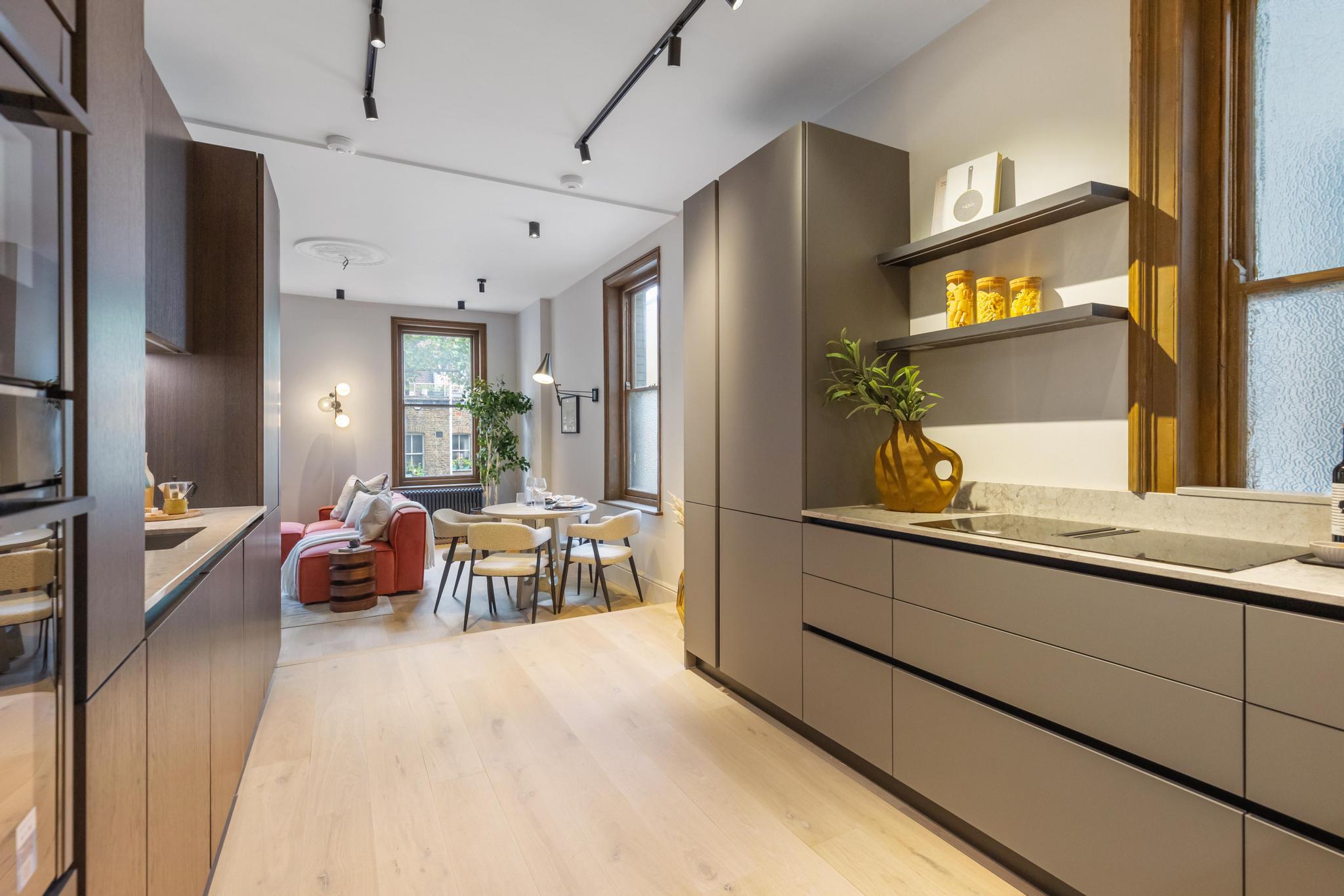 2 bedroom flat for sale 0