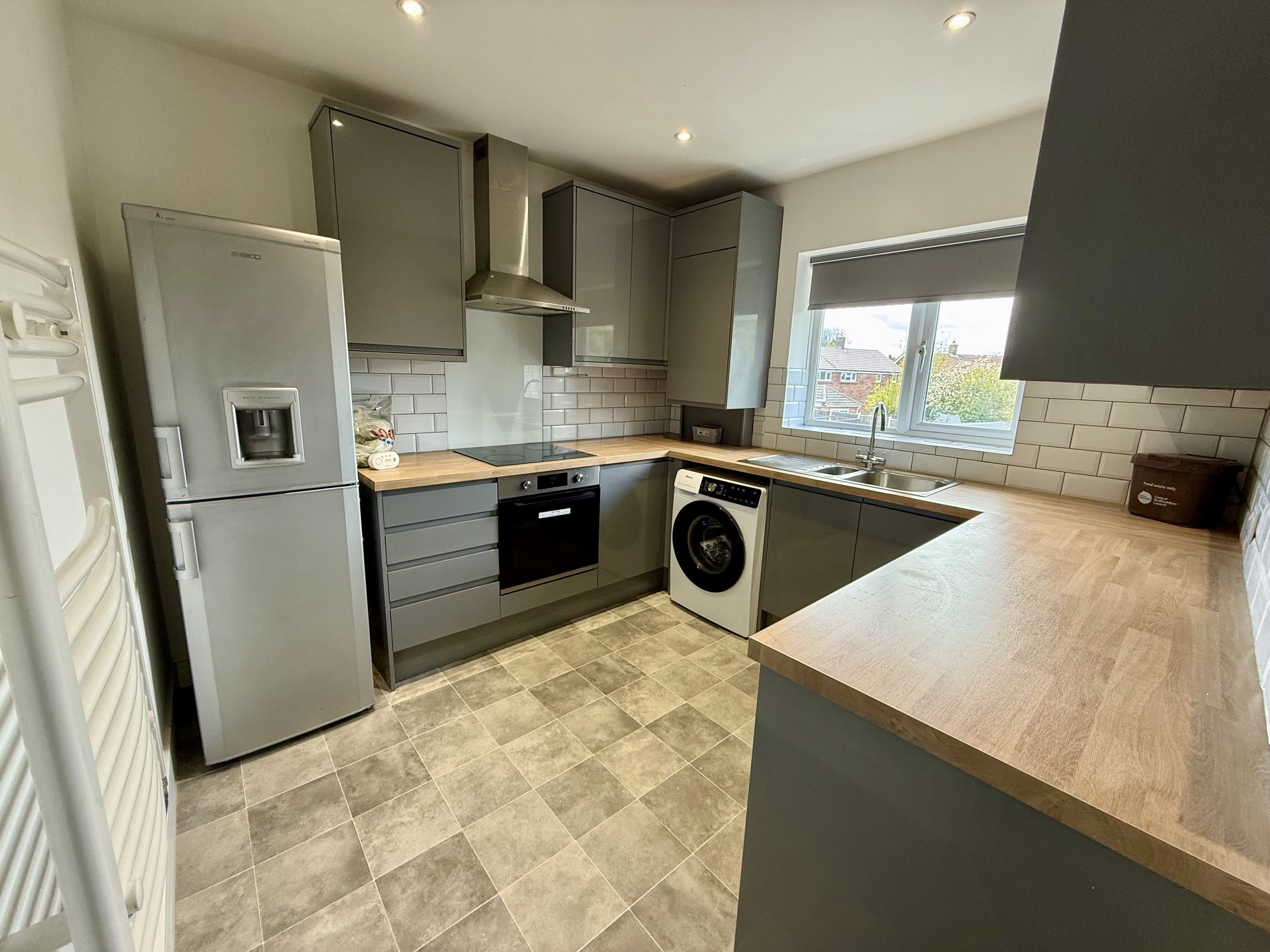 82, DUNSTABLE photo 4