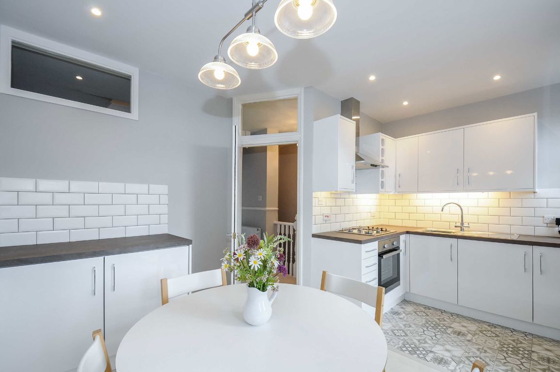 14, Shrubbery Road, London photo 2