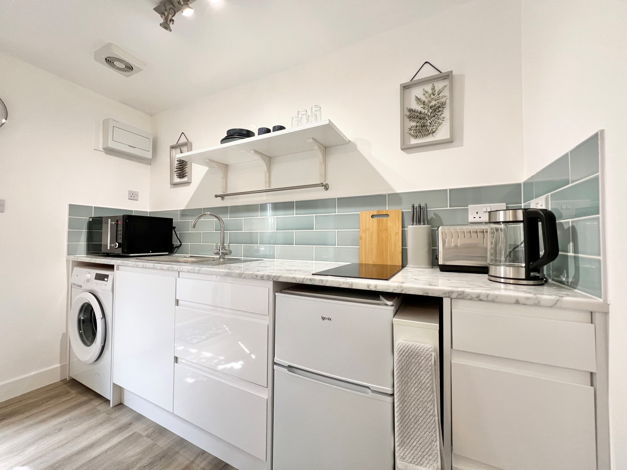 (Rear Studio) 72, Lakenheath, Oakwood photo 5