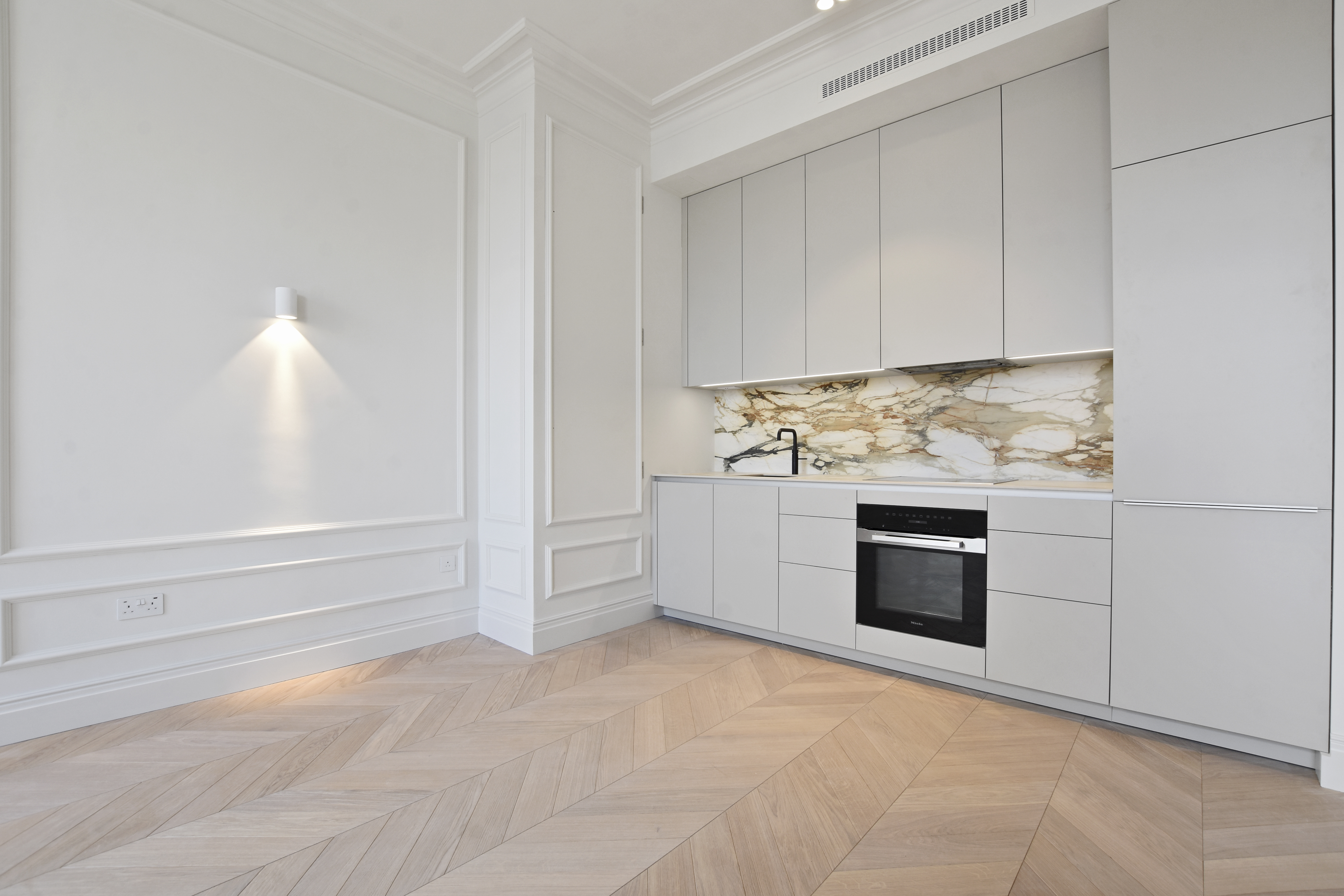 2 bedroom flat for sale 0