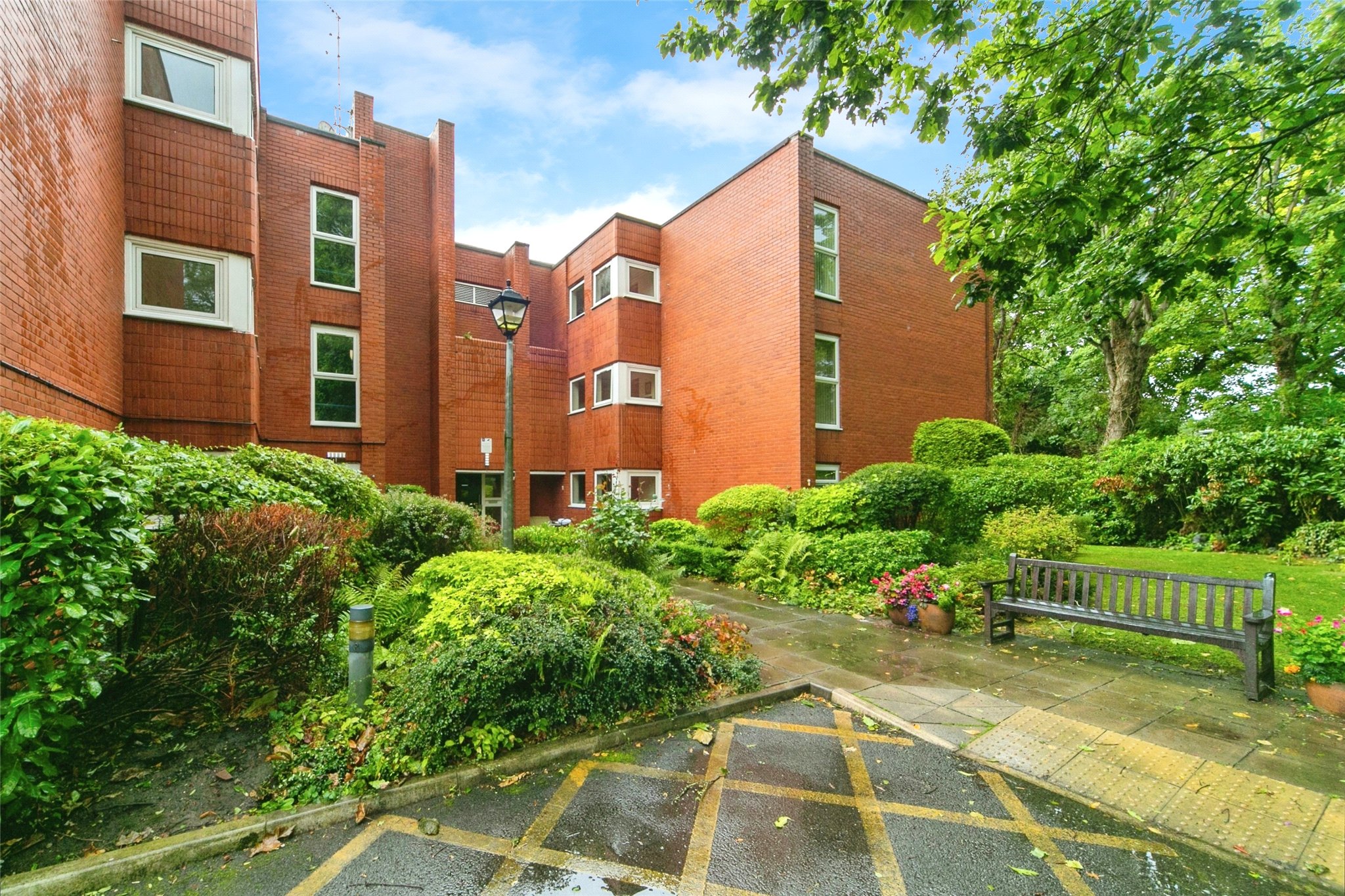 1-bed flat on 38, West Knowe, Prenton, £80,000