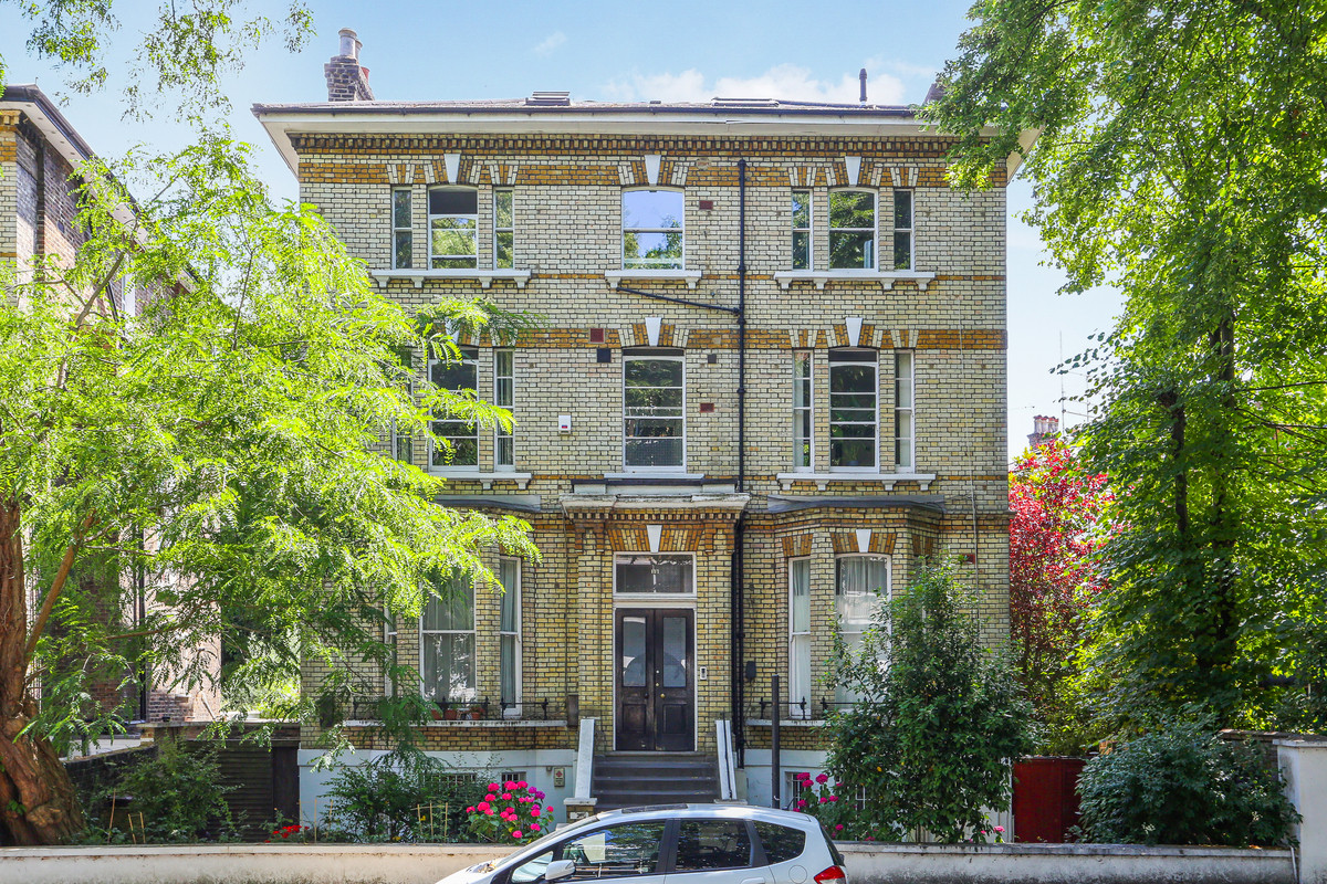 3 bedroom maisonette for sale 0