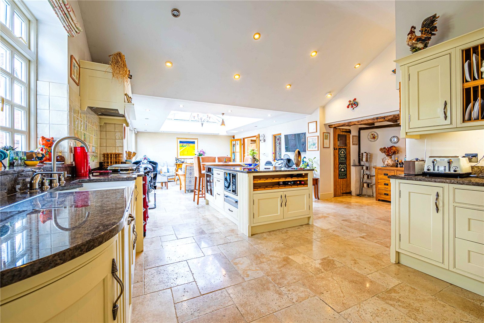 5 bedroom detached house for sale 0