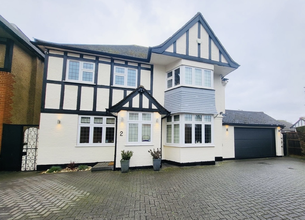 5 bedroom detached house for sale - Million Plus.com The Luxury Marketplace