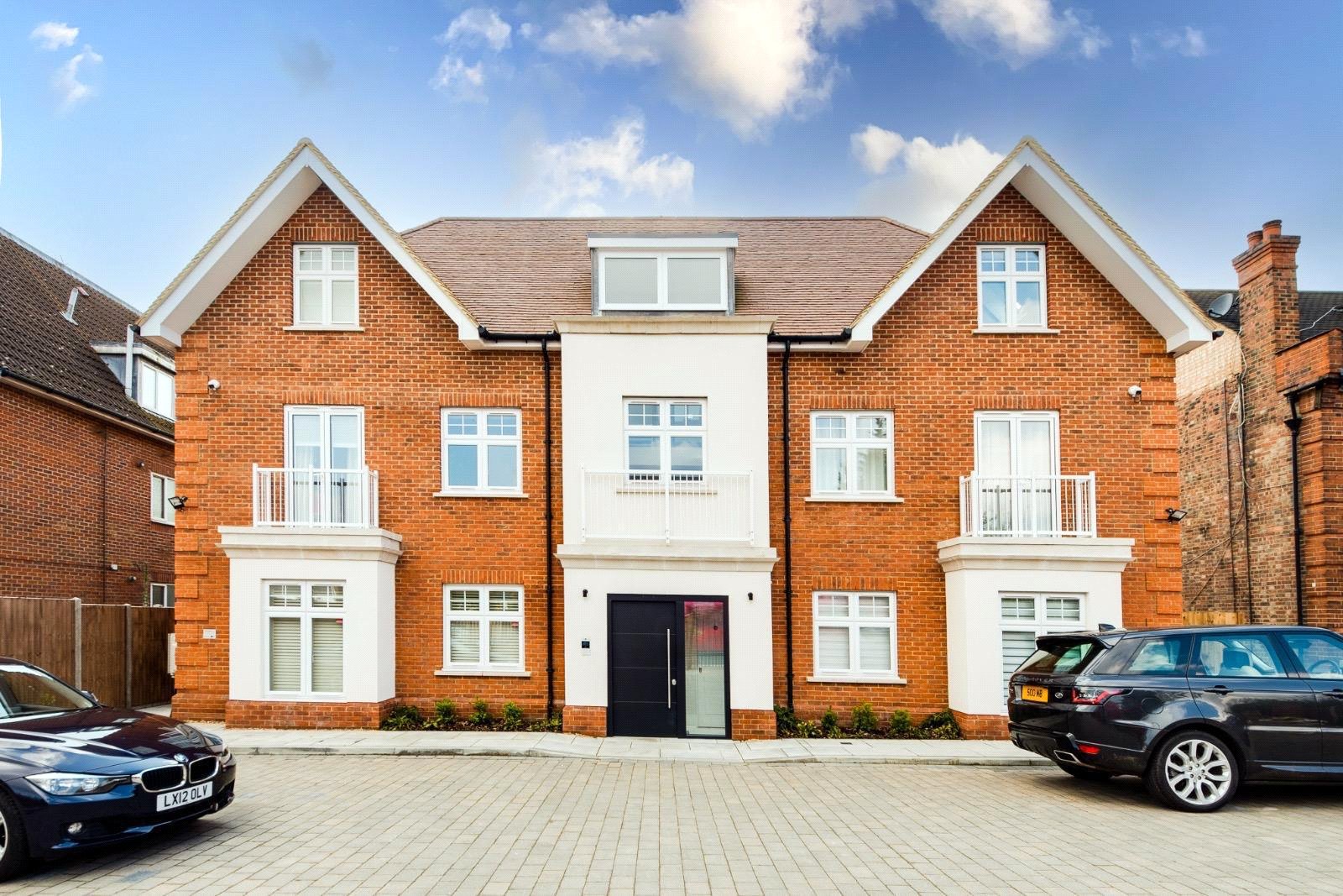 2 bedroom flat for sale