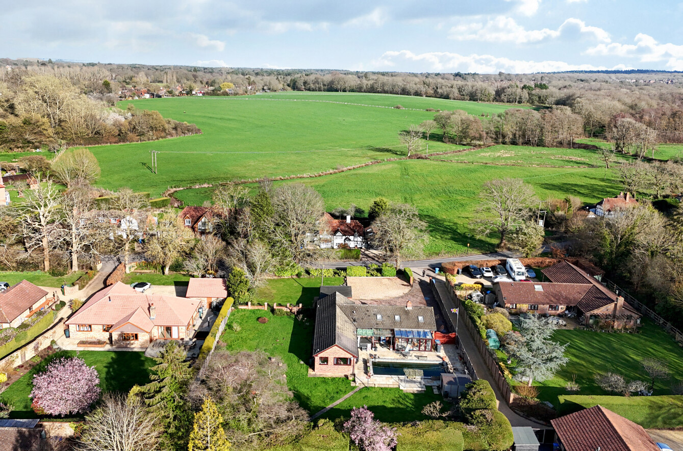 4 bedroom detached house for sale in Epsom