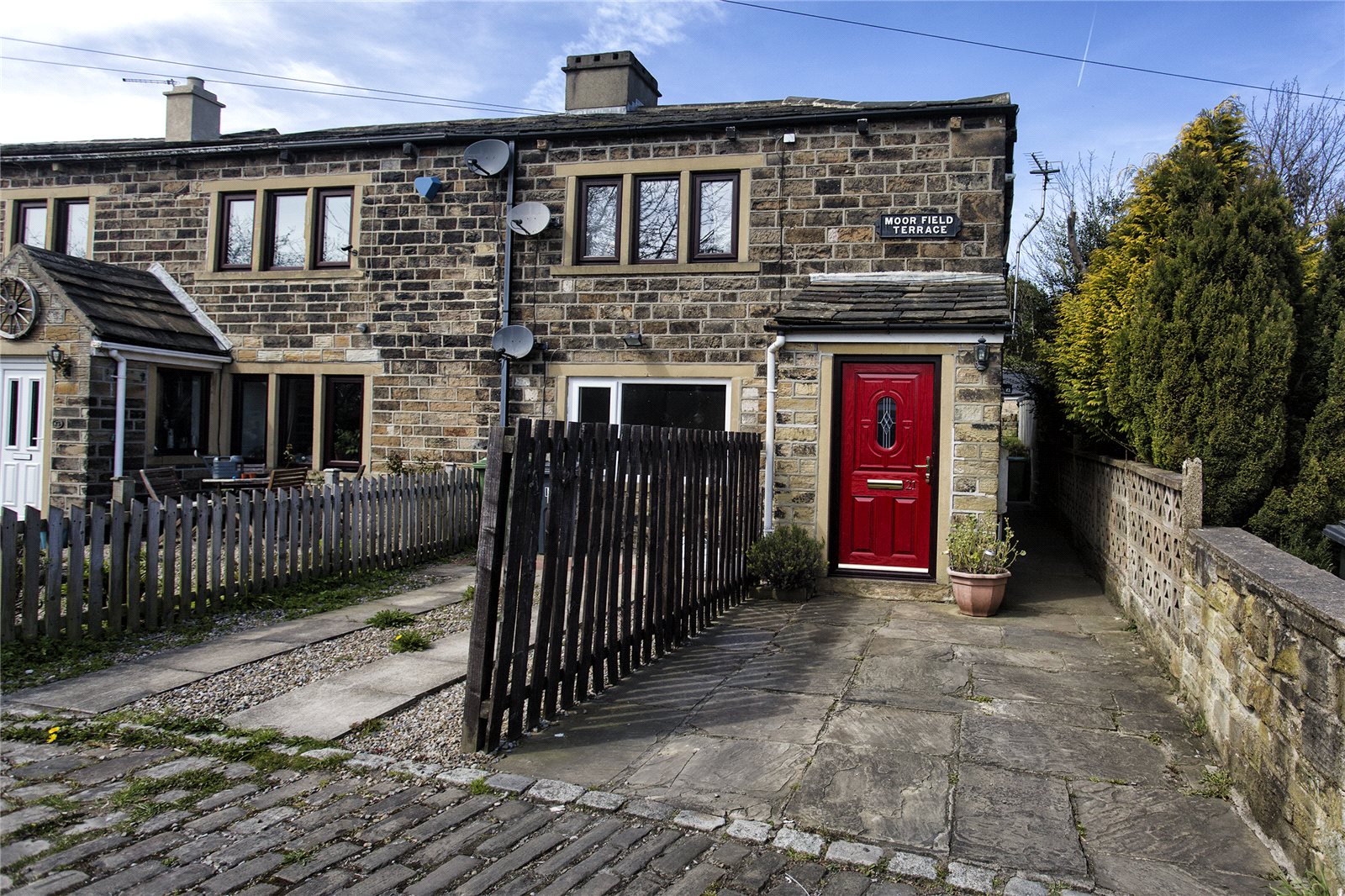 Free property report 21, Moorfield Terrace, Knowles Hill, Dewsbury Moor