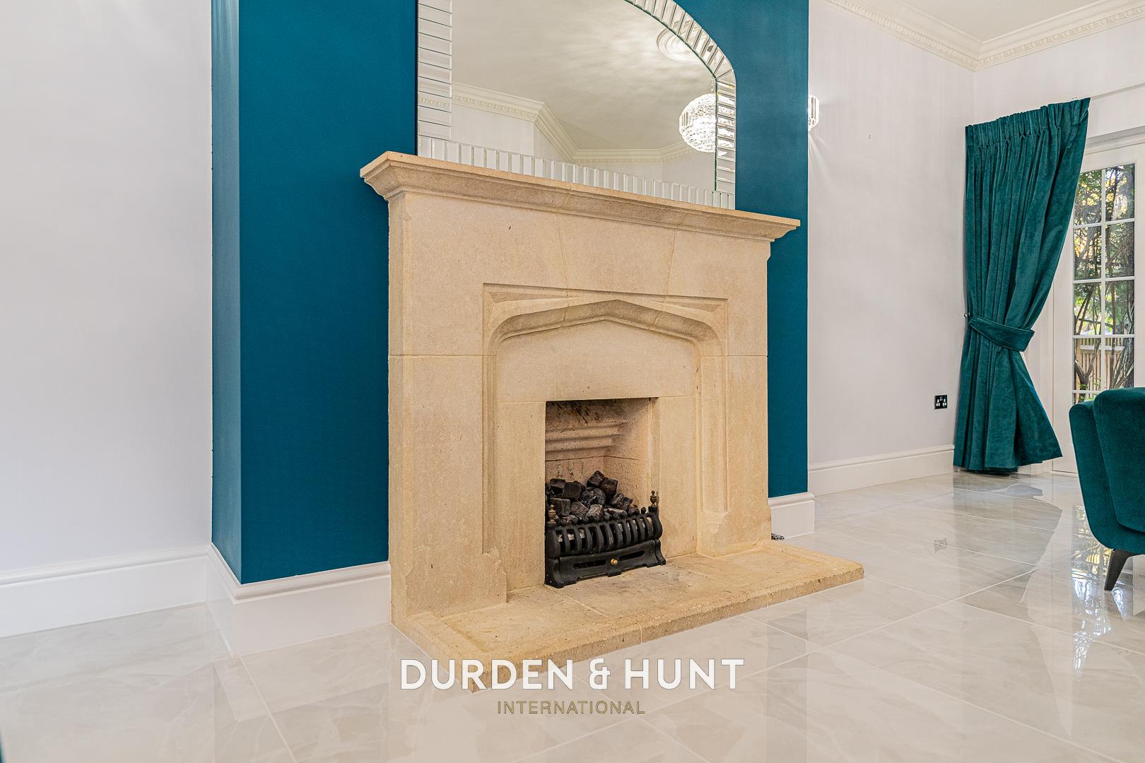 6 bedroom detached house for sale 0