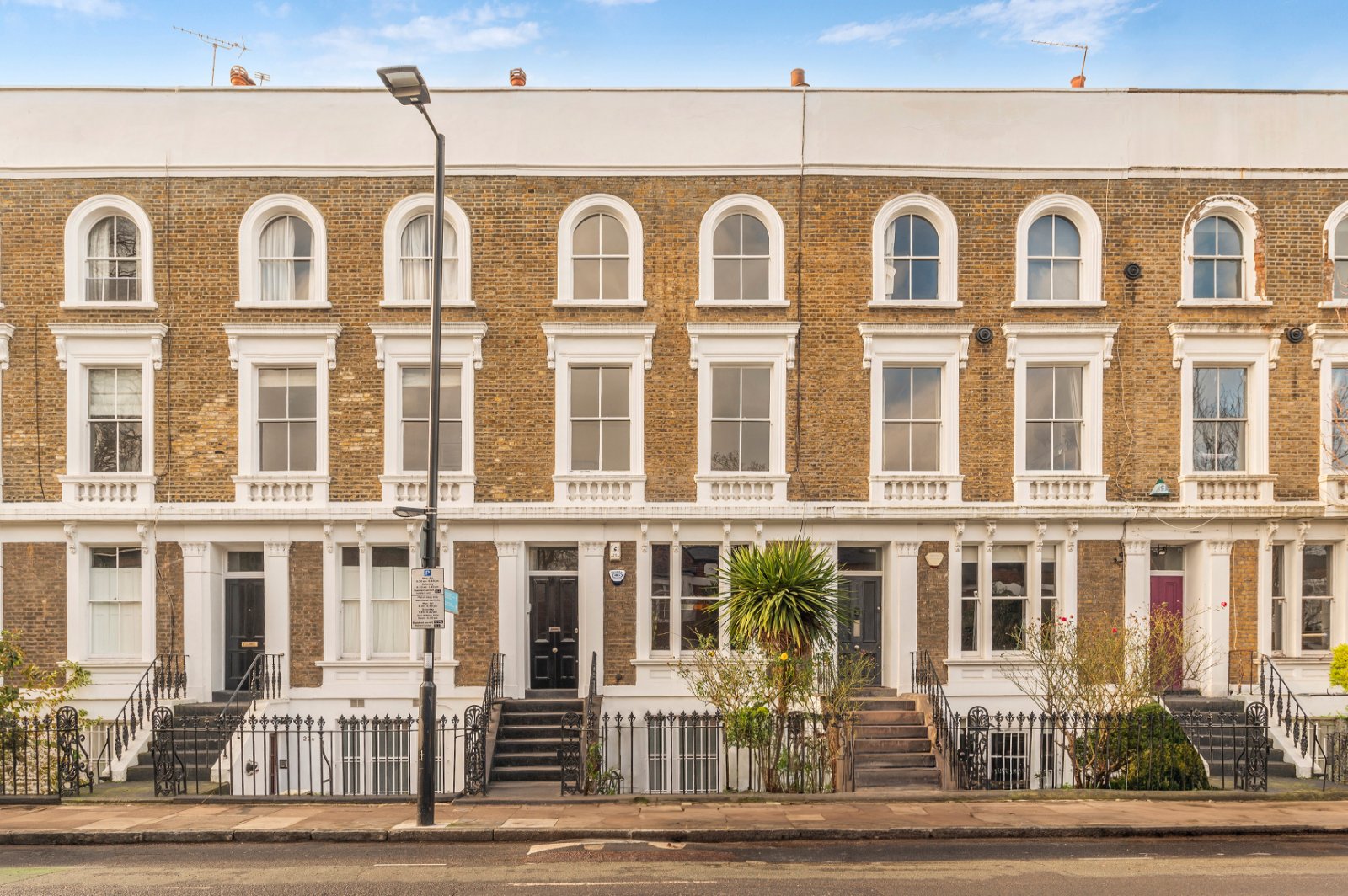 2 bedroom maisonette for sale 0