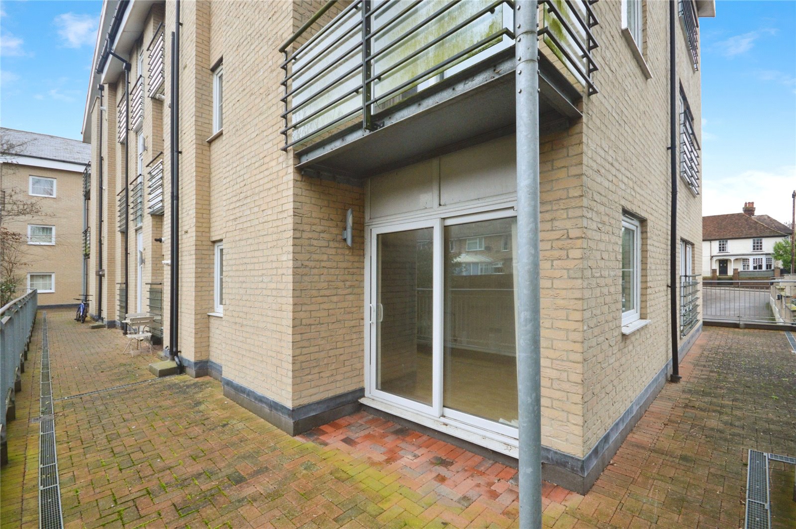 2-bed flat on Flat 10, St. Stephens Court,, Silver Street, Essex, £259,500