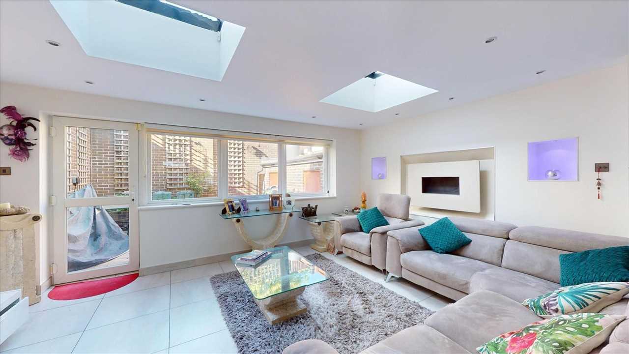 7 bedroom detached house for sale