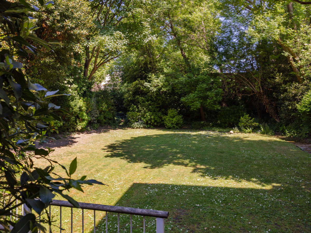 2 bedroom flat for sale 0