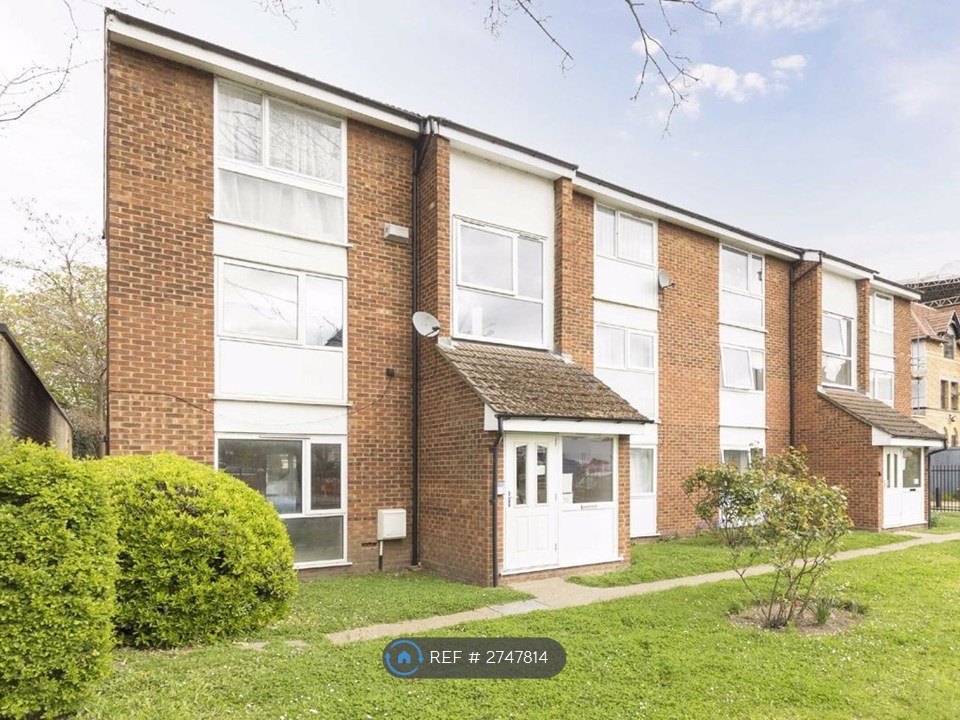Radlett Close, London photo 4