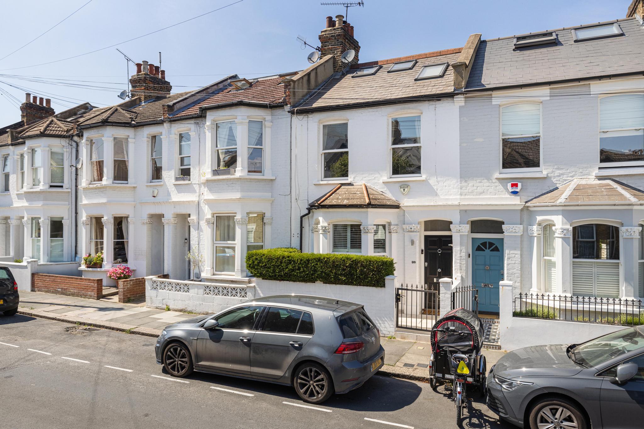 7 bedroom detached house for sale in Southend-on-Sea