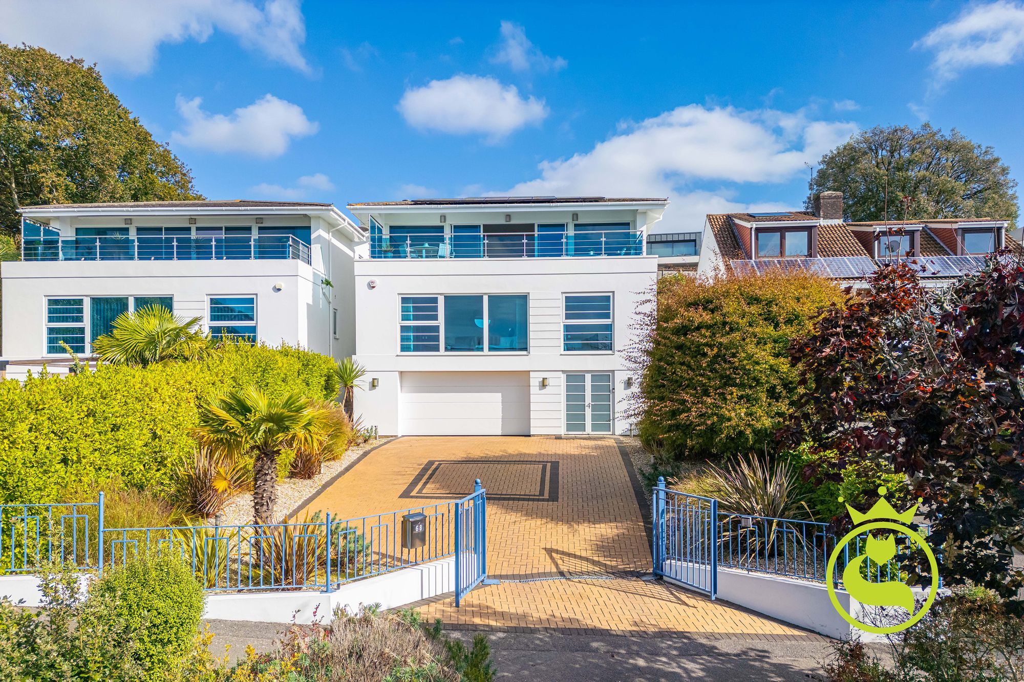 4 bedroom detached house for sale 0