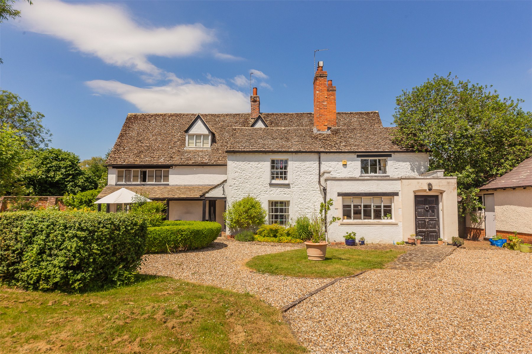 5 bedroom detached house for sale 0