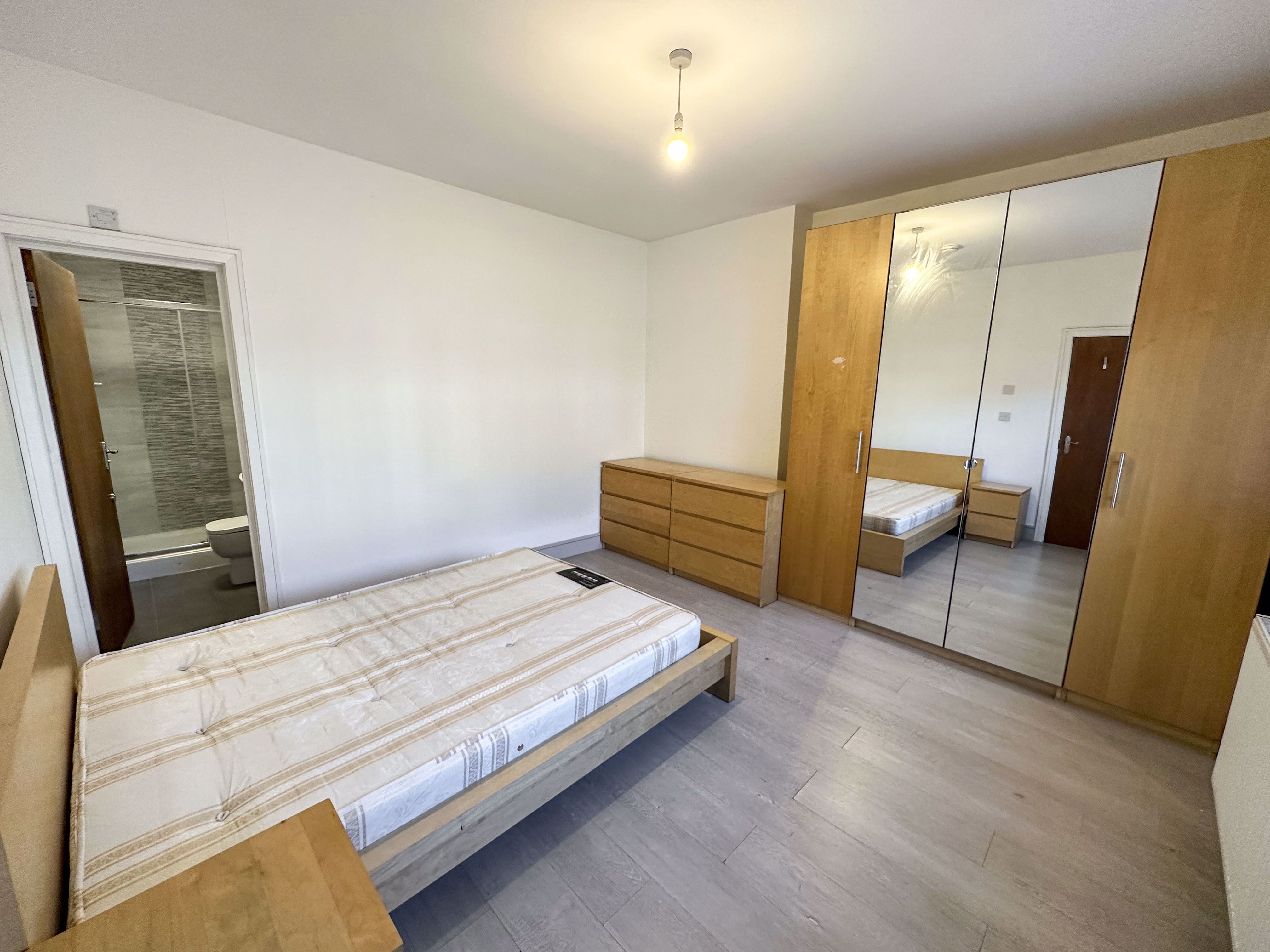 1 Bedroom Detached in TW3 1JX