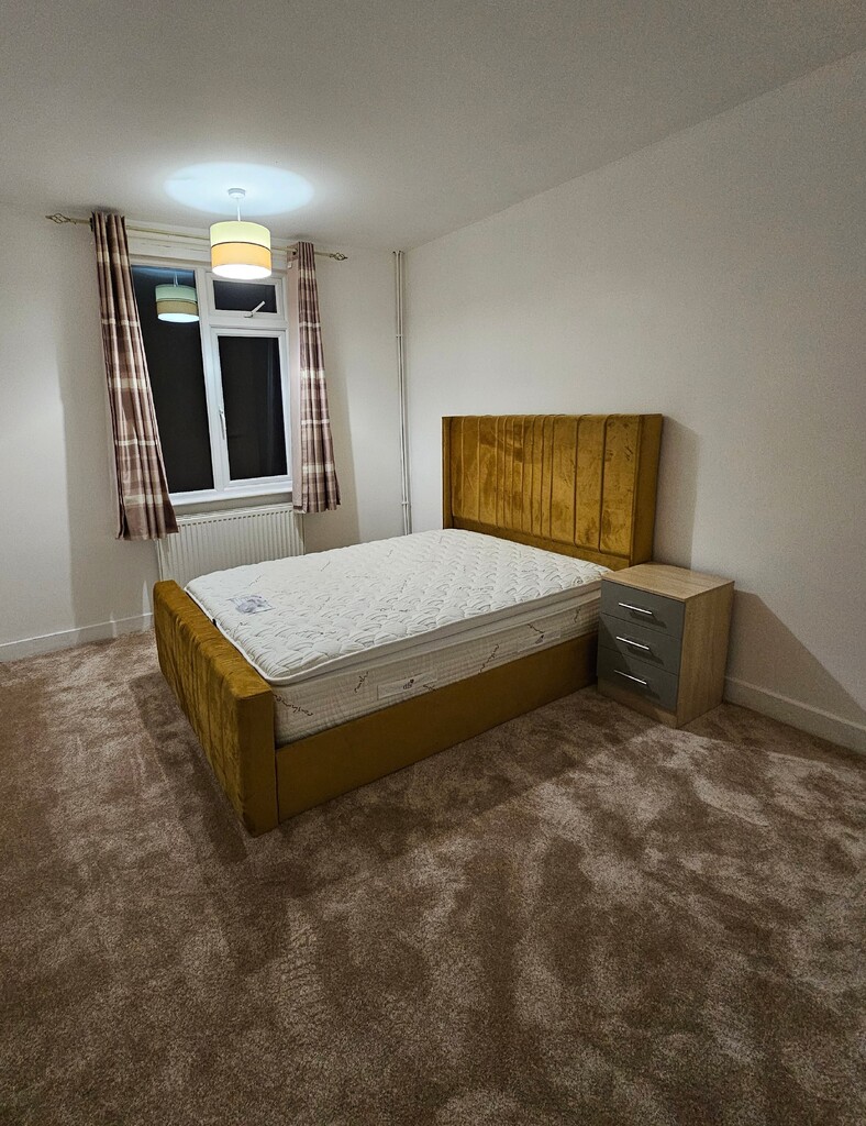 17, pembroke avenue, stanford-le-hope photo 5