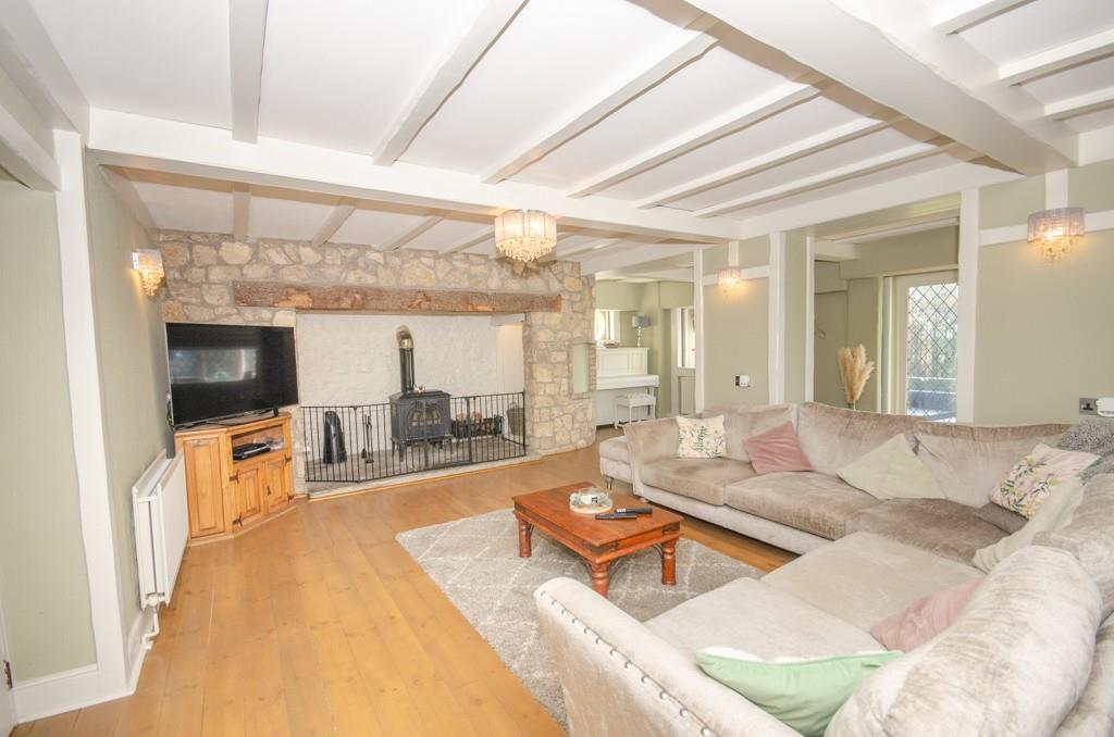 5 bedroom detached house for sale 0