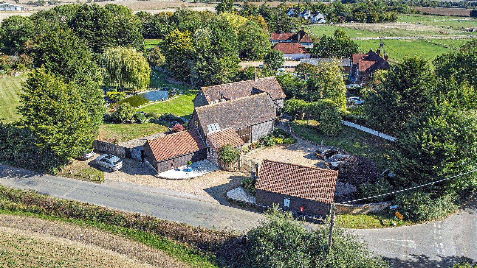 4 bedroom detached house for sale 0