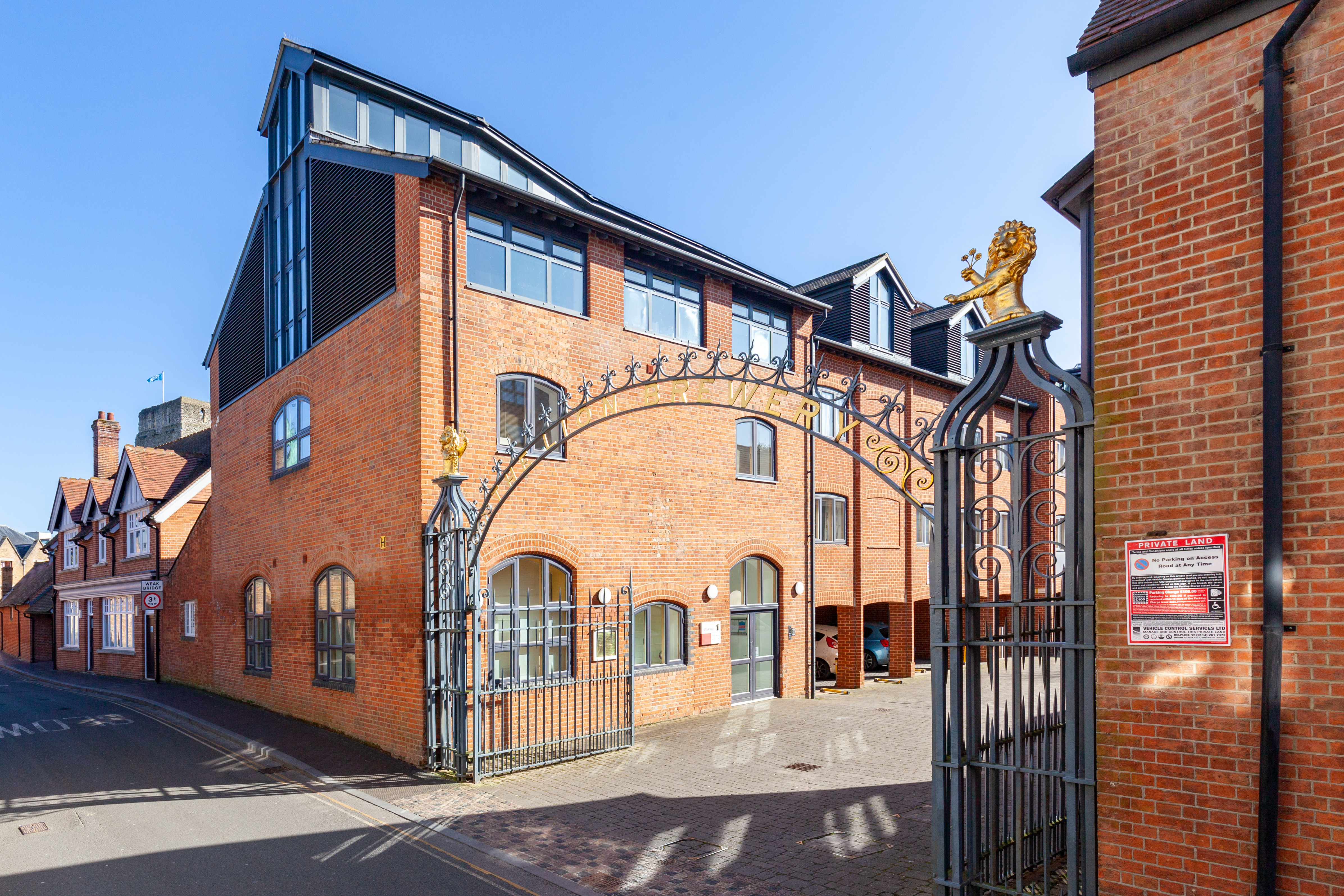 4 bedroom detached house for sale in Hayling Island