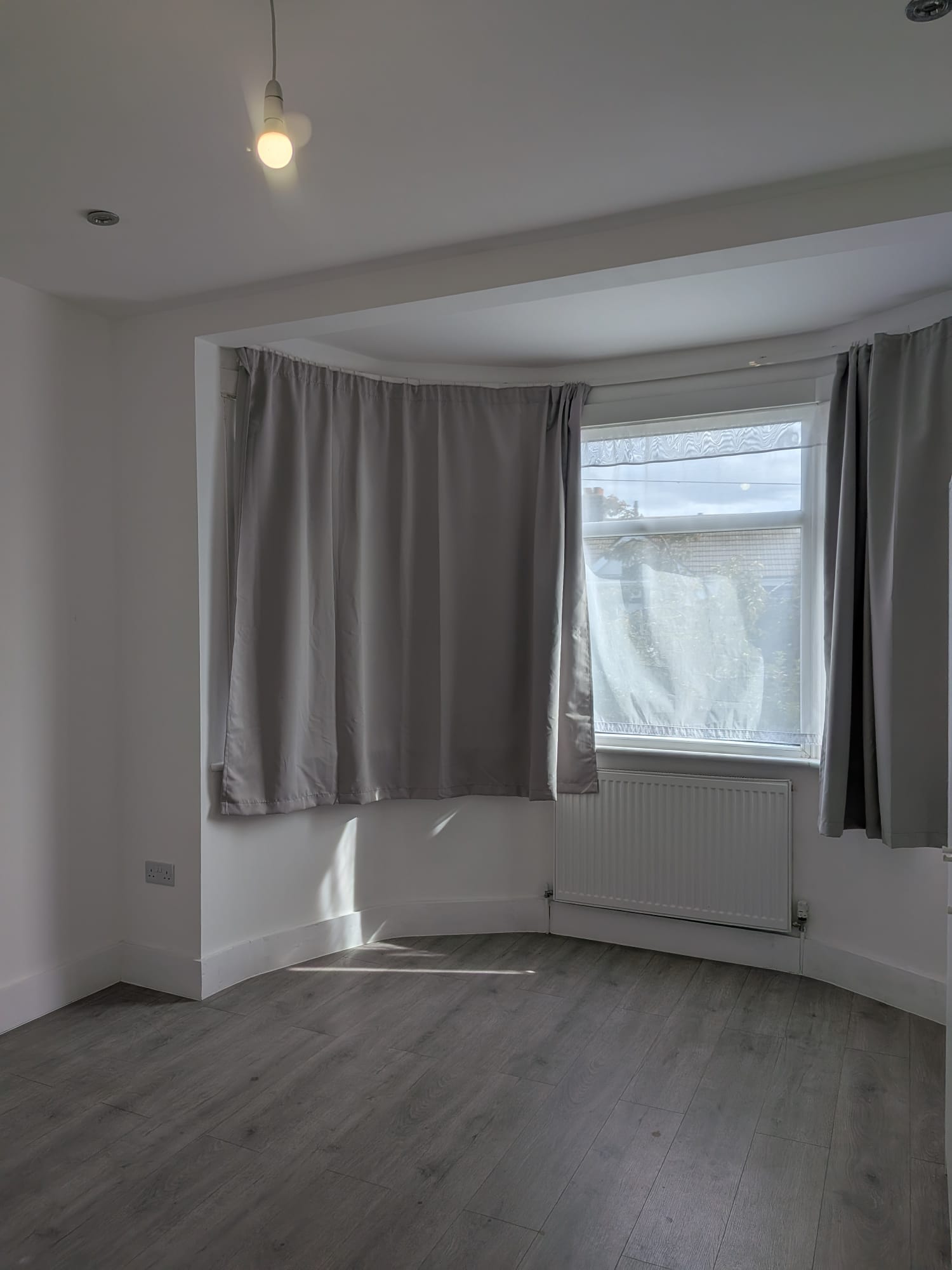 1, Sunnymede Drive, Ilford photo 2