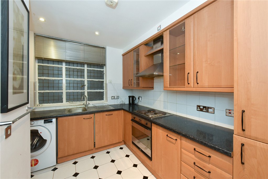 3 bedroom flat for sale 0