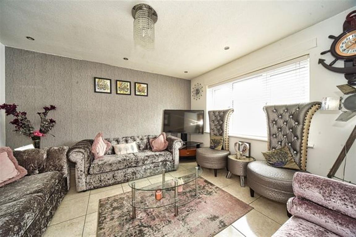 Photos of Hawthorne Crescent, Slough SL1 61770063 PrimeLocation