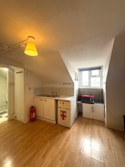Flat6, 47 Greenhill Road, Harrow photo 5