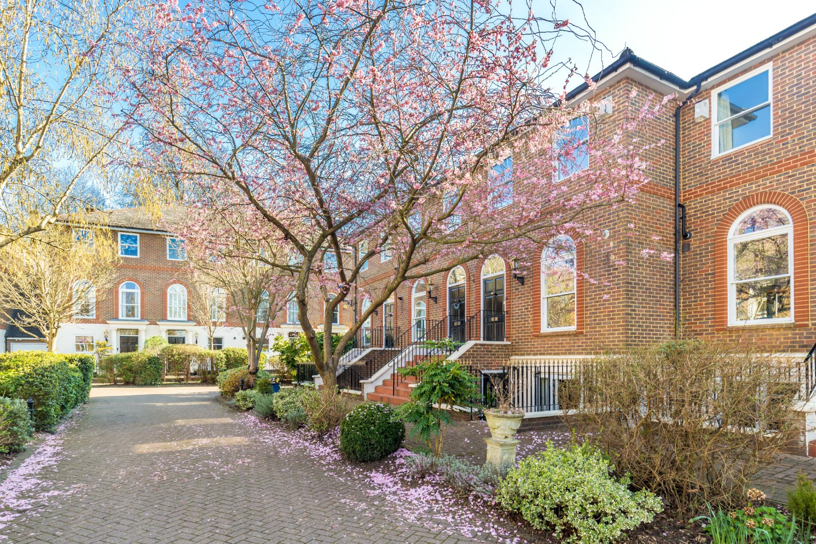 4 bedroom detached house for sale in Hayling Island