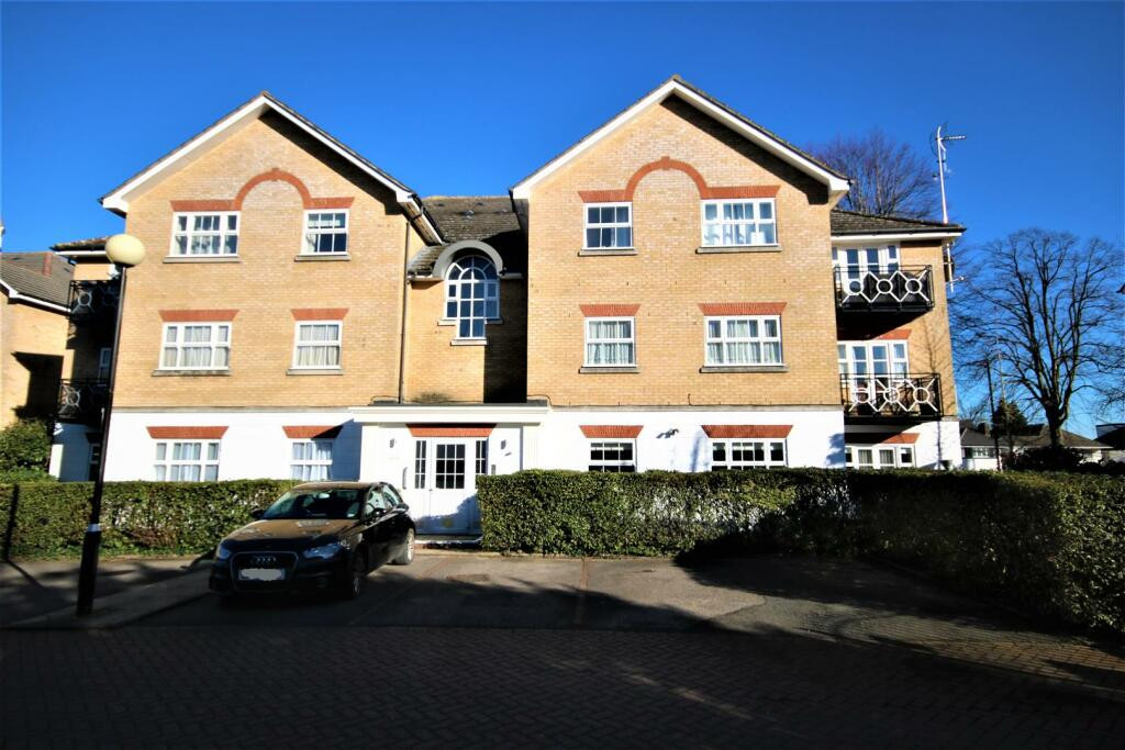 27, Harper Close, Oakwood photo 2