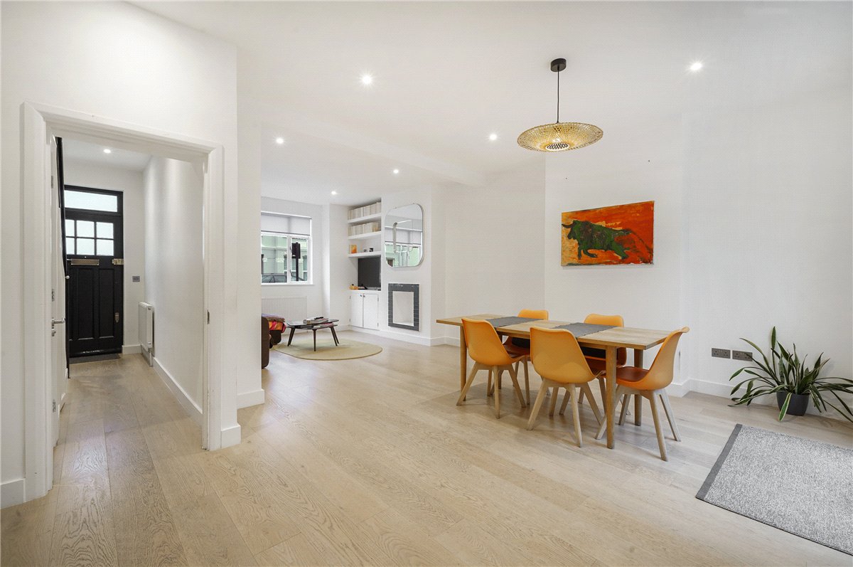 4 bedroom terraced house for sale in London