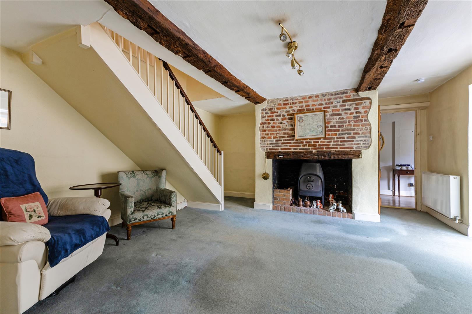 7 bedroom property for sale 0