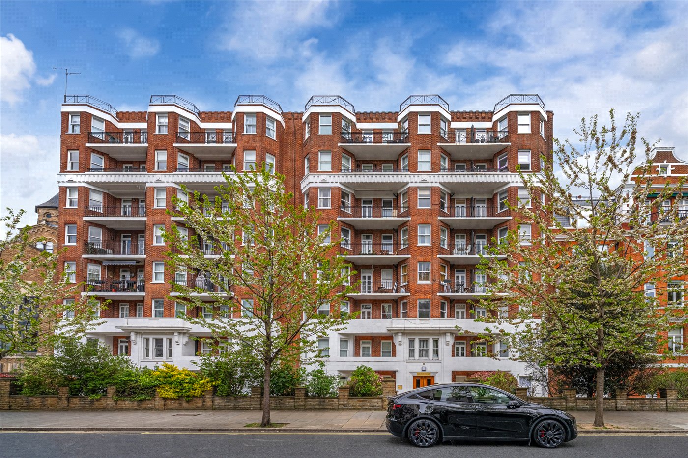 83, Neville Court, St John's Wood photo 2