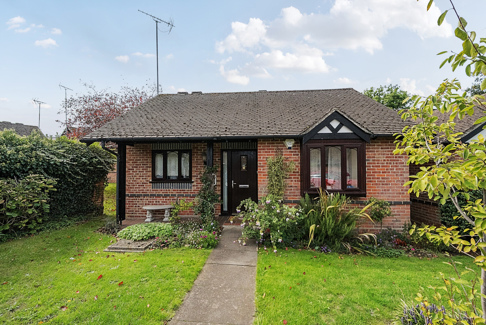 2-bed house on 19, Sherwood Gardens, Oxfordshire, £325,000