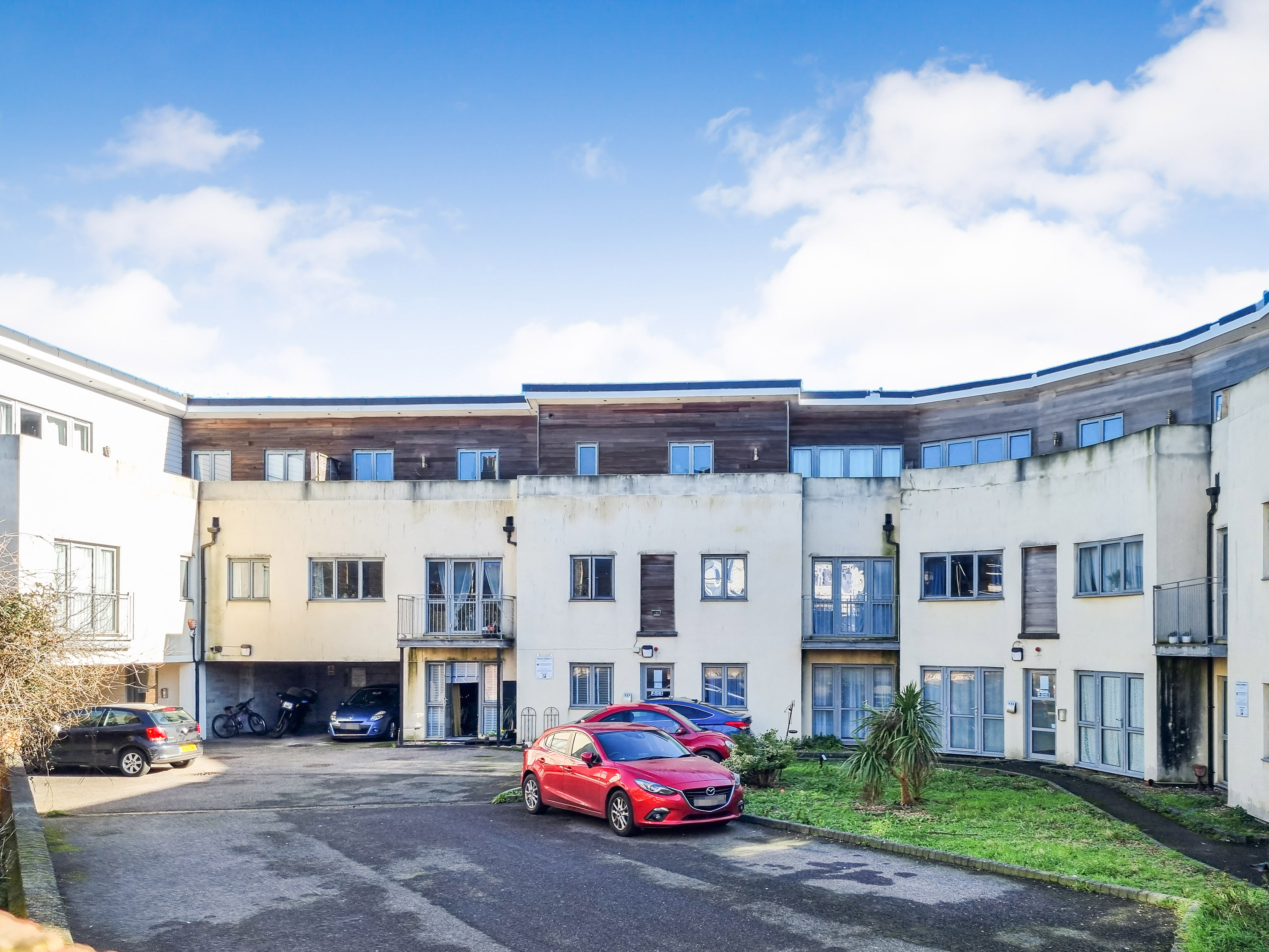 Flat 7 Sea Court, Margate photo 2