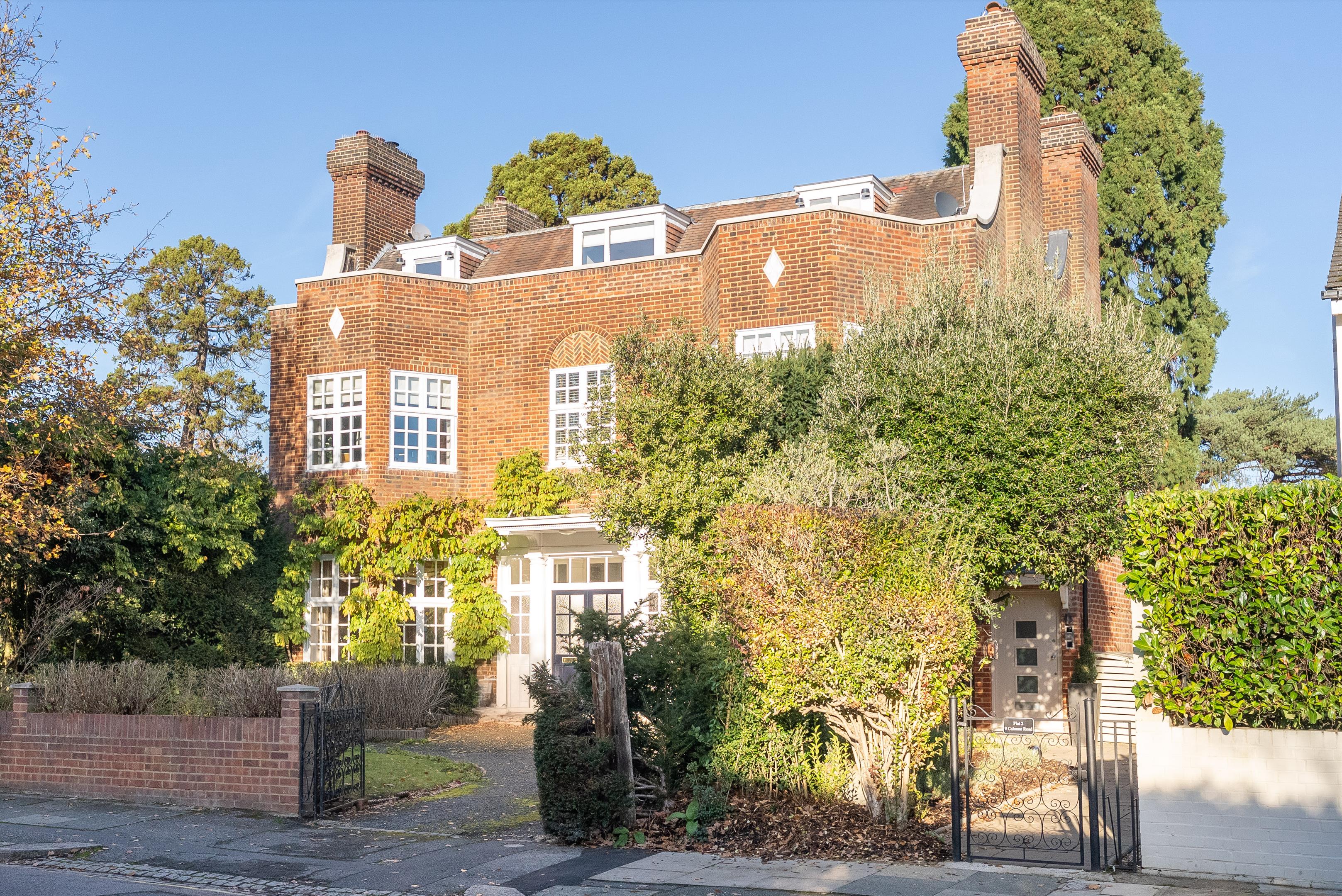 5 bedroom flat for sale 0