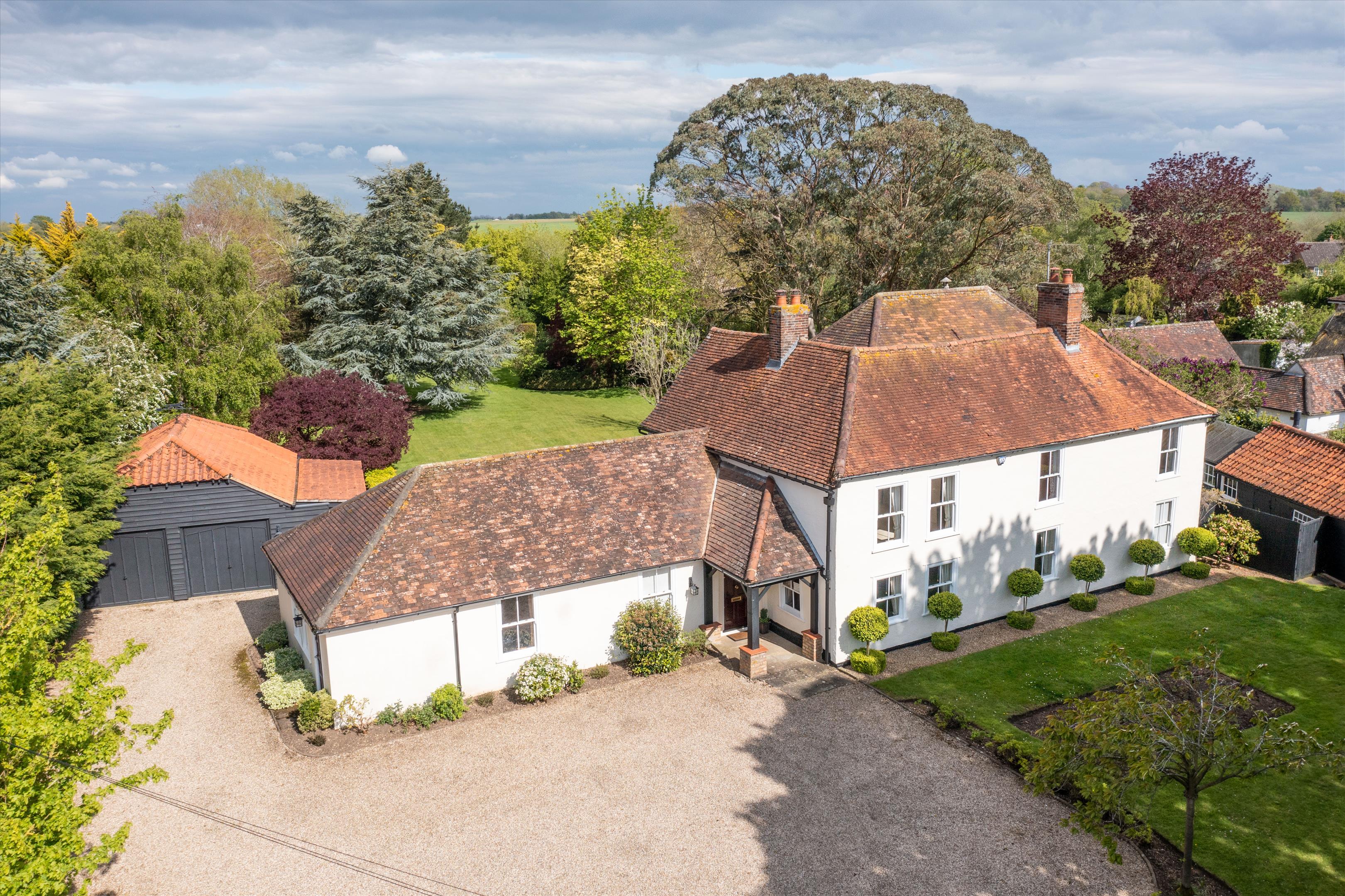 5 bedroom detached house for sale 0