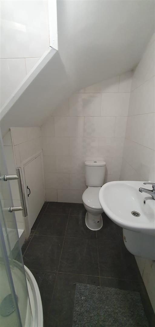 Flat 4, 65, Grove Road, Hounslow photo 4