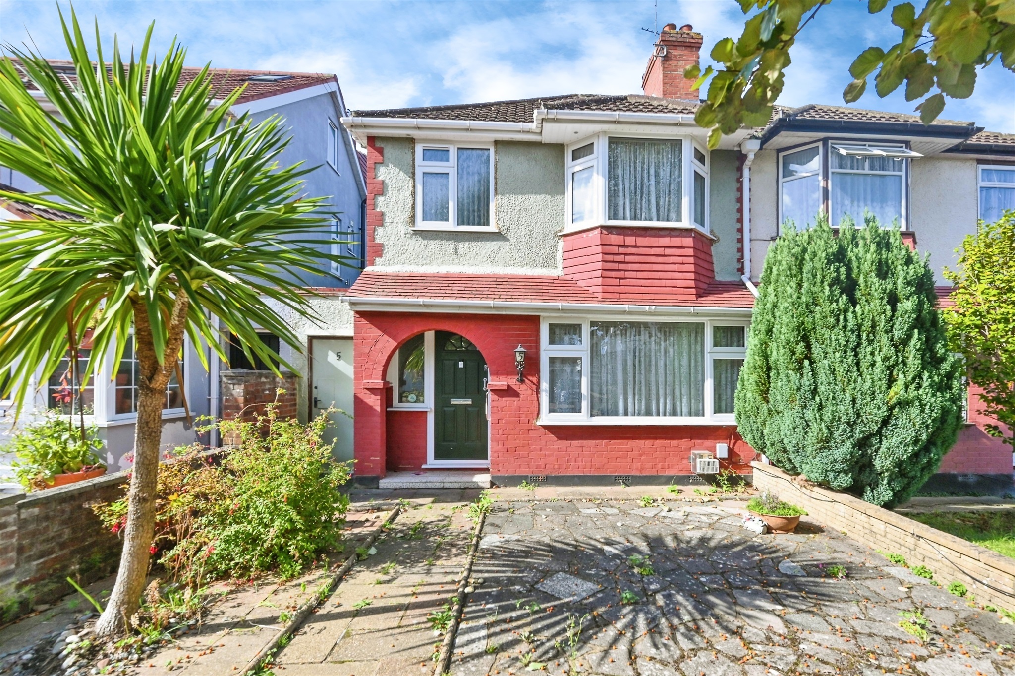 3-bed semi-detached on 5, Perivale Gardens, WATFORD, £500,000