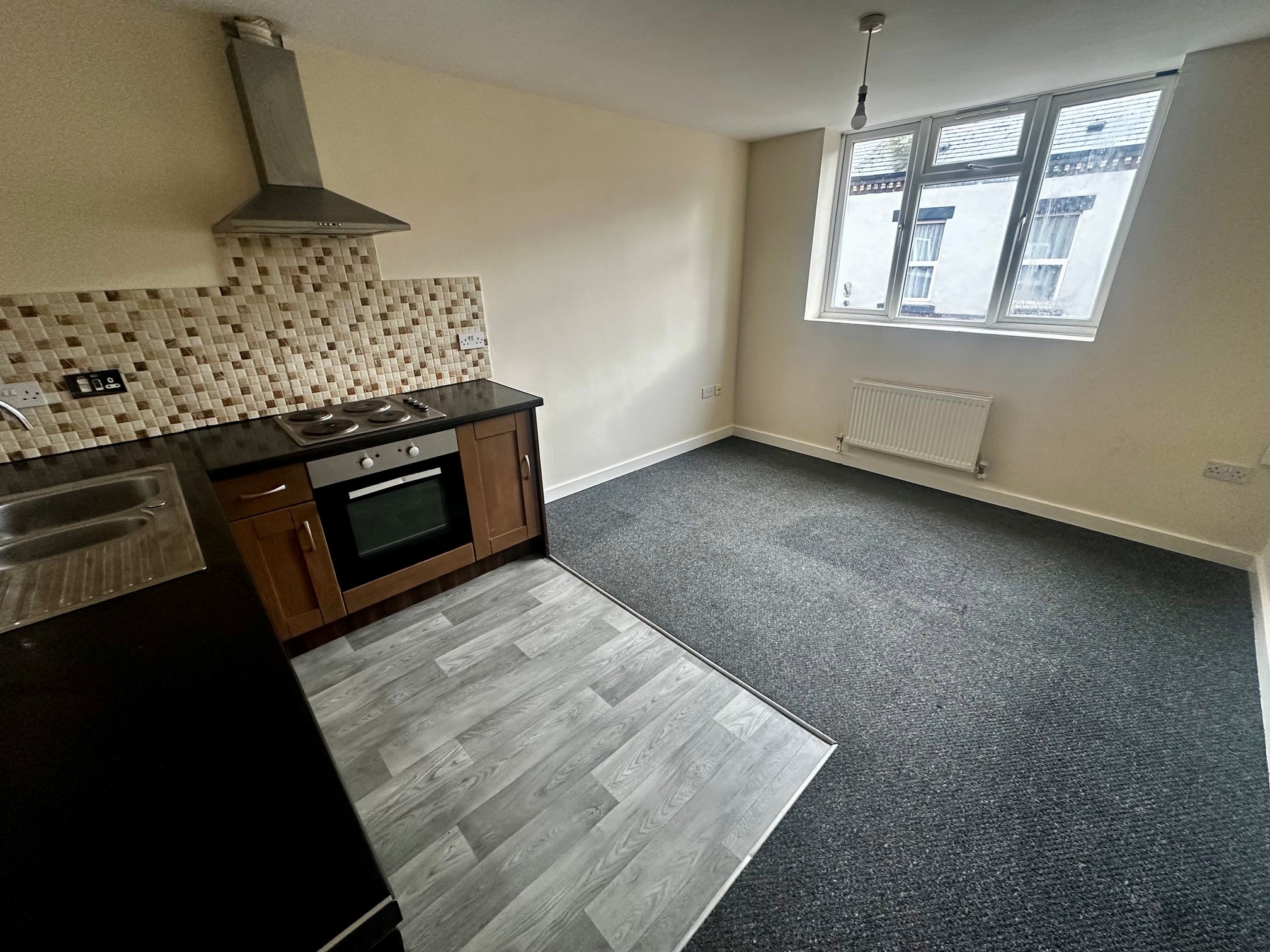 36b, Ripley photo 3