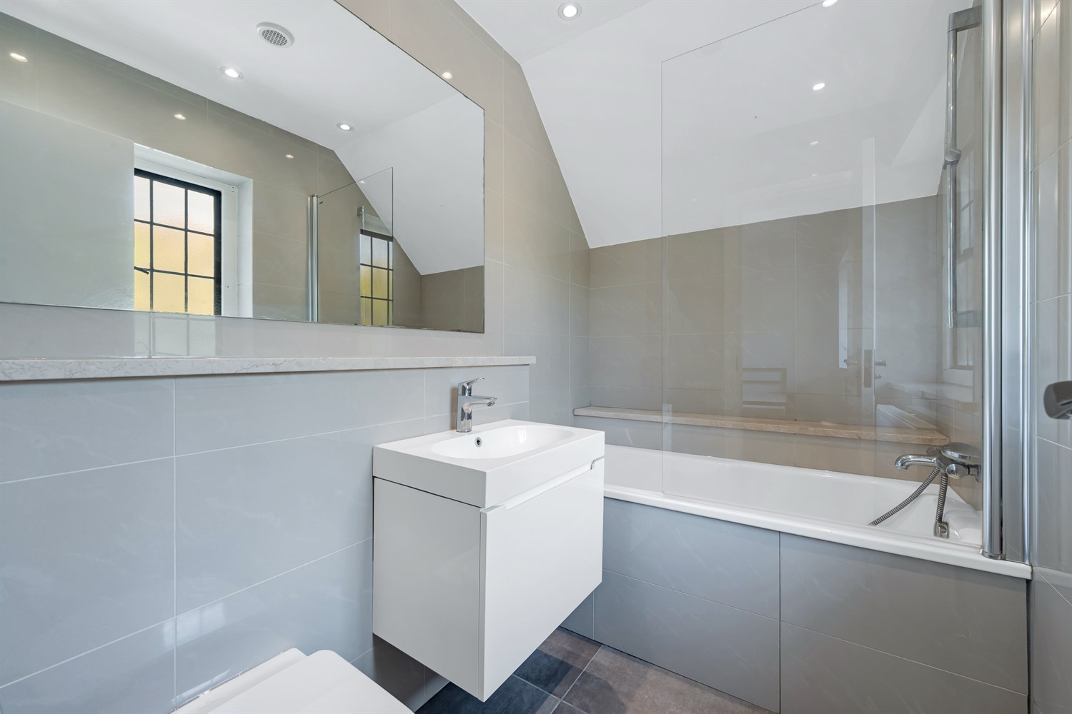 17, Elm Avenue, Room 8, London photo 4