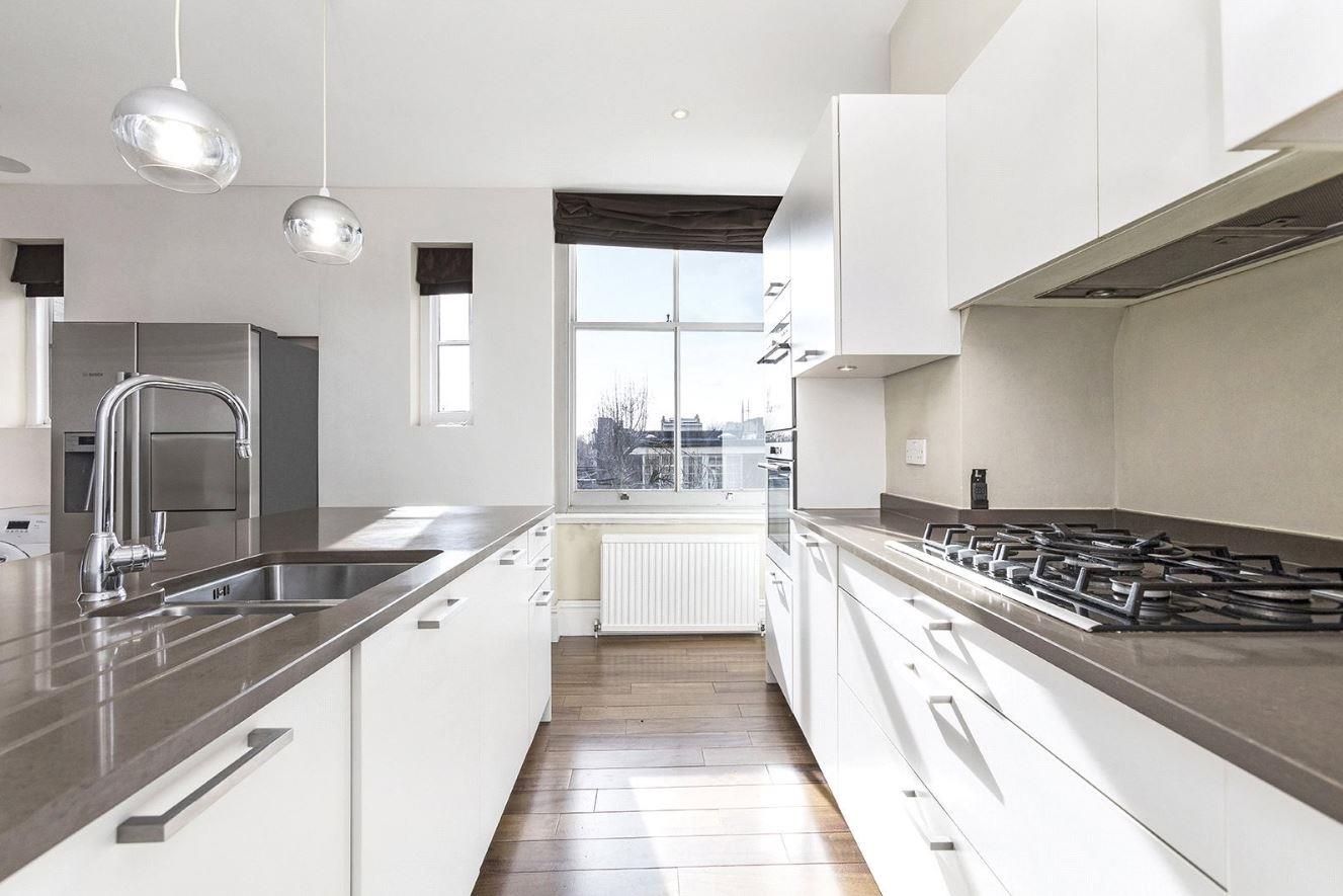 3 bedroom flat for sale 0