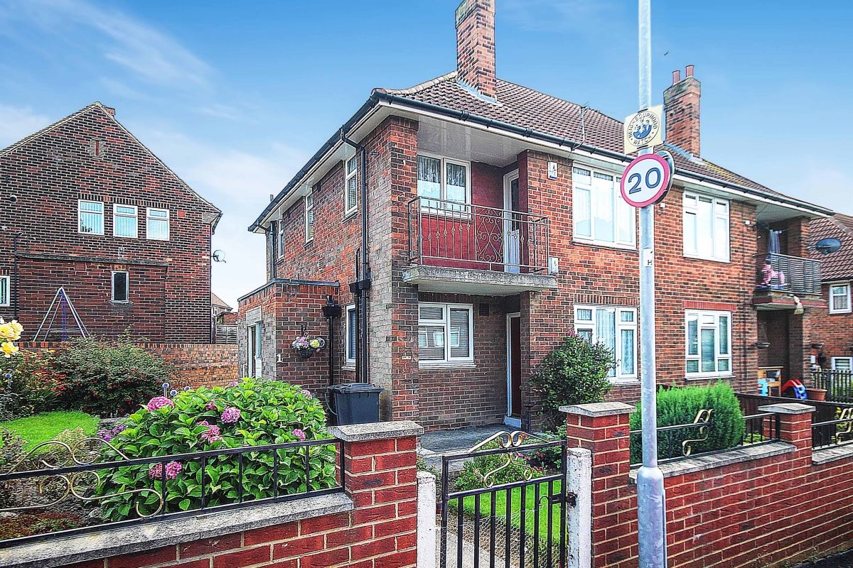 Free property report 3 Hansby Place, Seacroft, Leeds, LS14 6LQ Chimnie