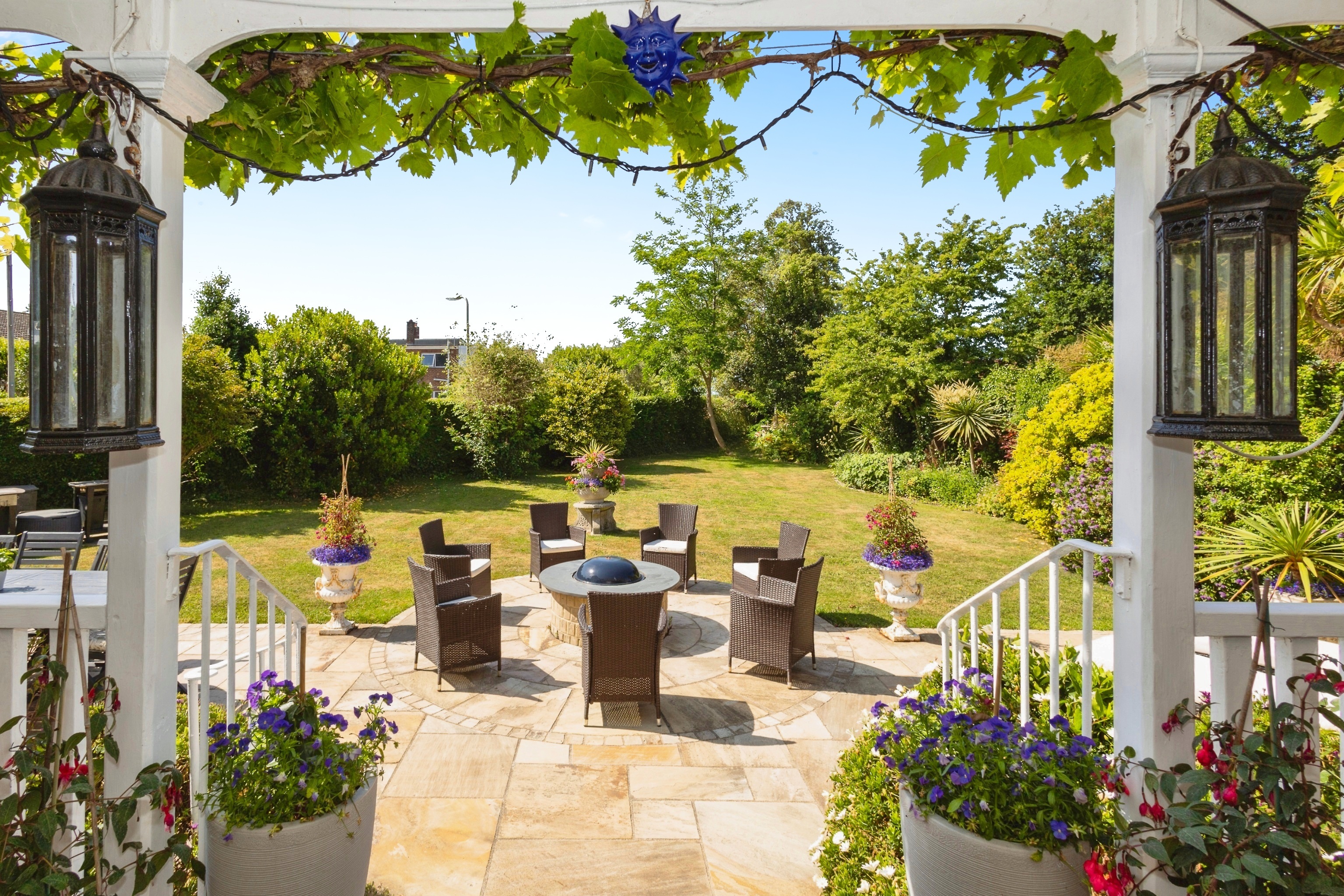 5 bedroom detached house for sale 0