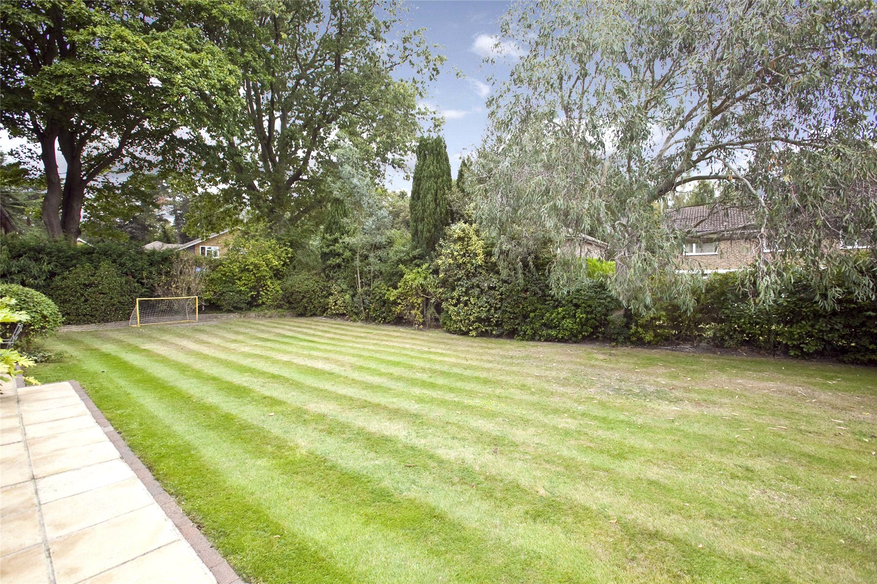 31, Milner Drive, Surrey photo 4