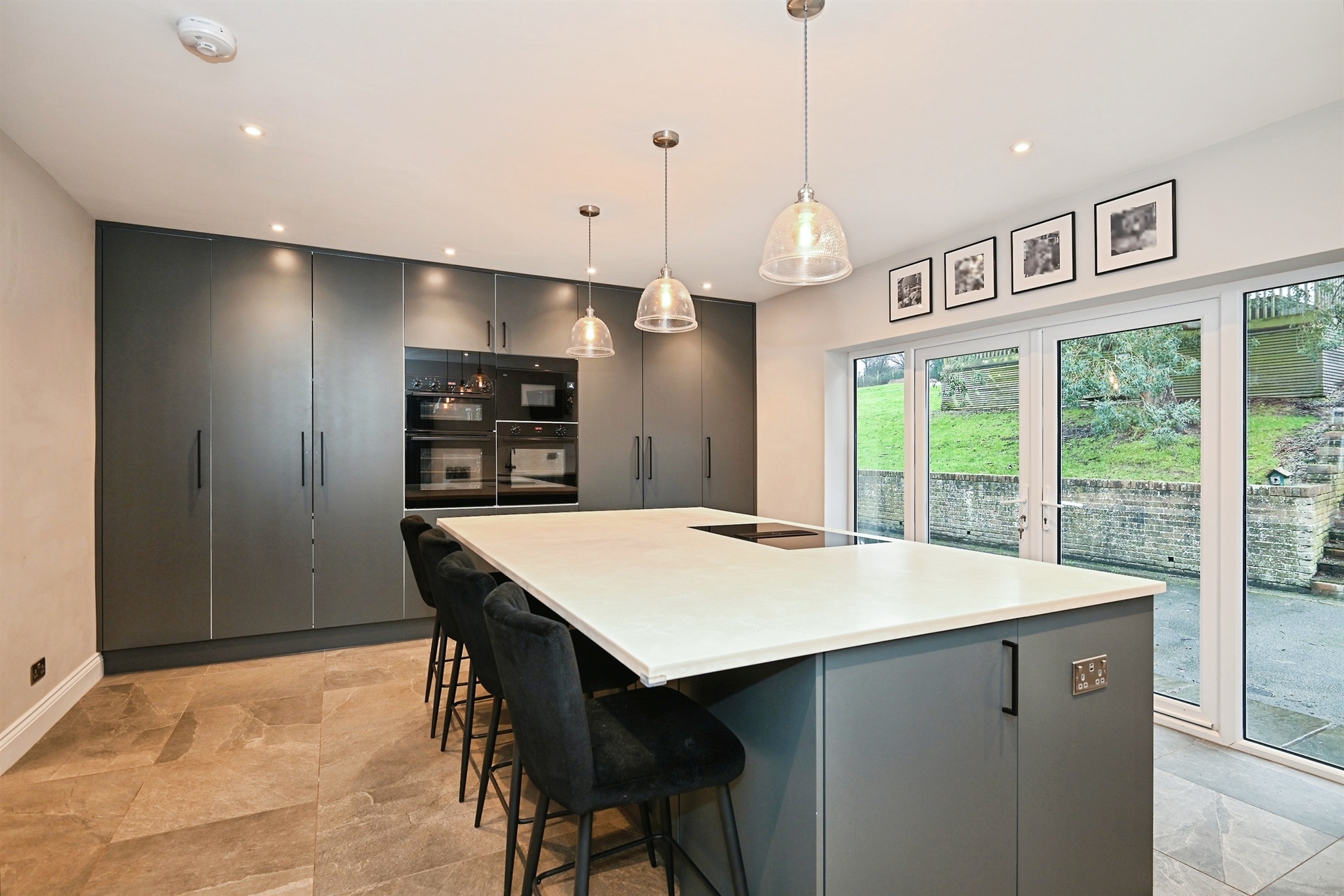 5 bedroom detached bungalow for sale 0