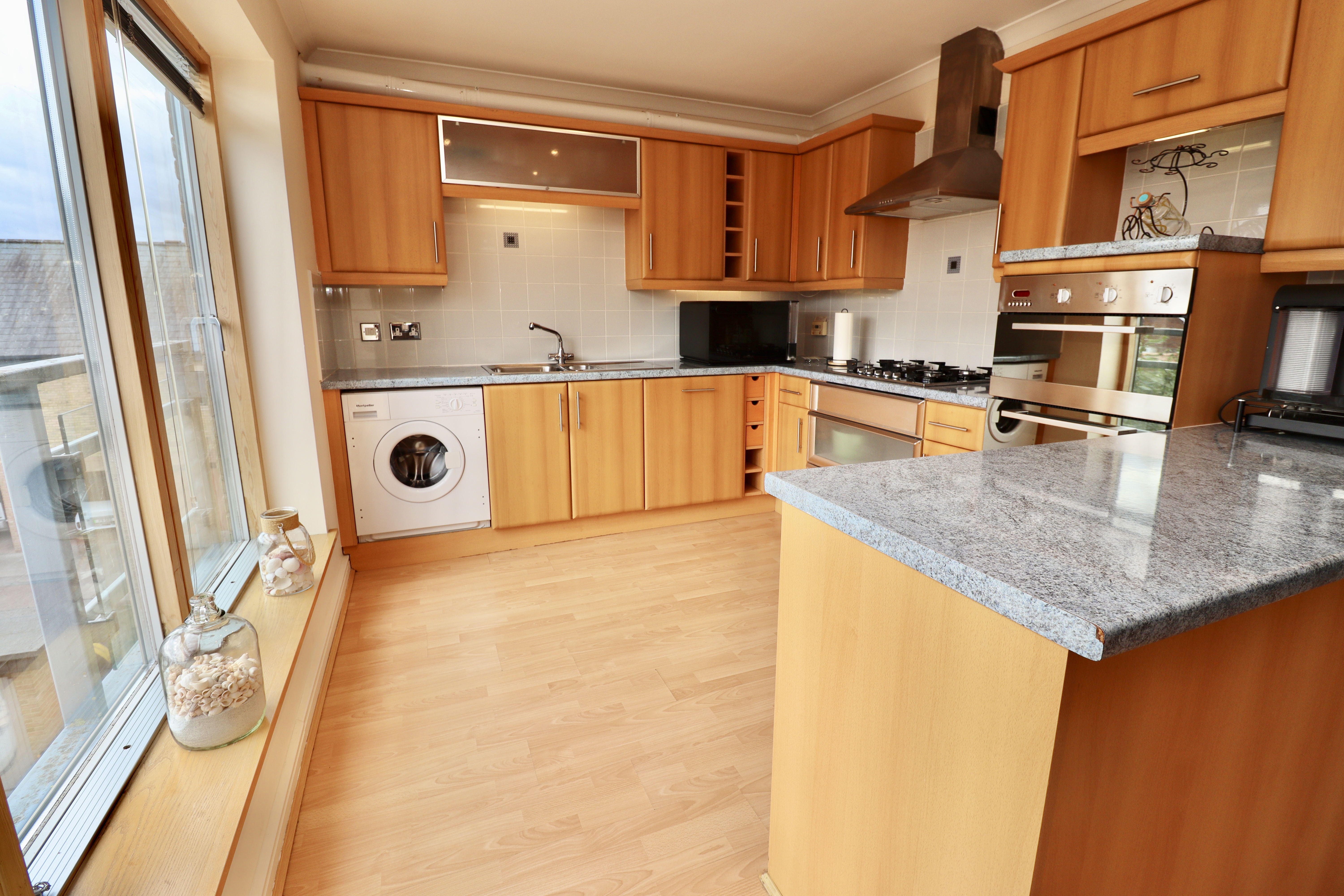16, Marine Point Apartments, Marine Approach, Lincoln photo 4