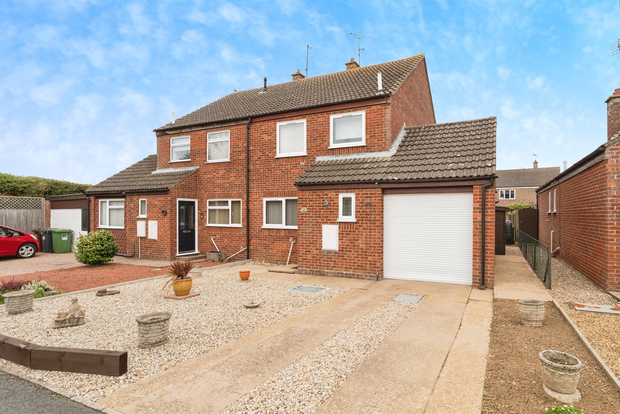 25, Gwyn Crescent, Fakenham photo 2